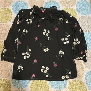 Vince Camuto Women's Small Black Blouse with Floral Print